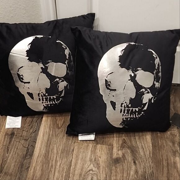 Dormify Mina Victory Sofia Metallic Skull Accent Throw Pillow Set - Picture 9 of 12